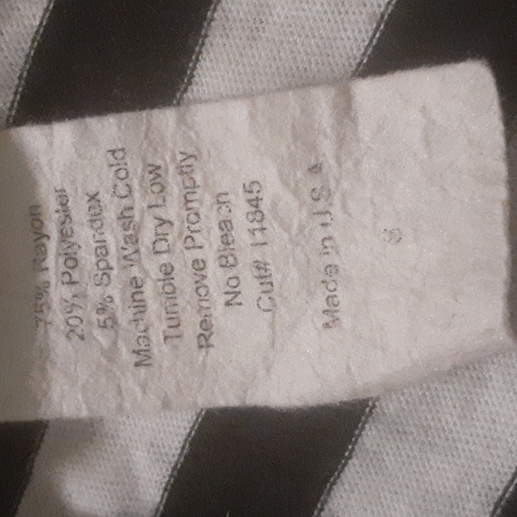 2 sleeveless camisoles (Bob Marley) - Picture 4 of 6